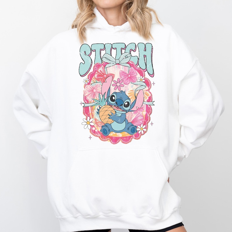 Camiseta de Disney Lilo & Stitch, Camisa floral de Stitch, Sudadera de vacaciones de verano de Disneyworld, Sudadera con capucha Ohana Means Family, imagen 5