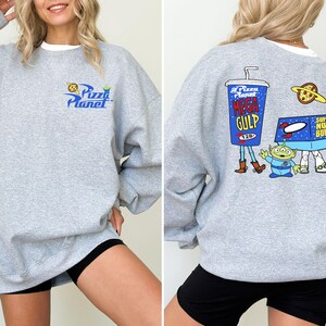 Chemise Toy Story Pizza Planet, t-shirt graphique Woody Buzz l'Éclair, t-shirt vacances Disneyland image 2