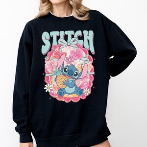 Camiseta de Disney Lilo & Stitch, Camisa floral de Stitch, Sudadera de vacaciones de verano de Disneyworld, Sudadera con capucha Ohana Means Family, imagen 4