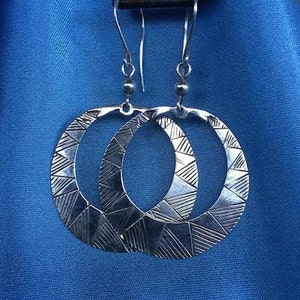 Super Earrings Chisseko&#39;s Sterling Silver African Kente Engraved Large Hoops