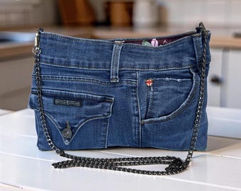 NEW HUDSON Upcycled Denim Jean Clutch with Removable Chain Strap – plum floral