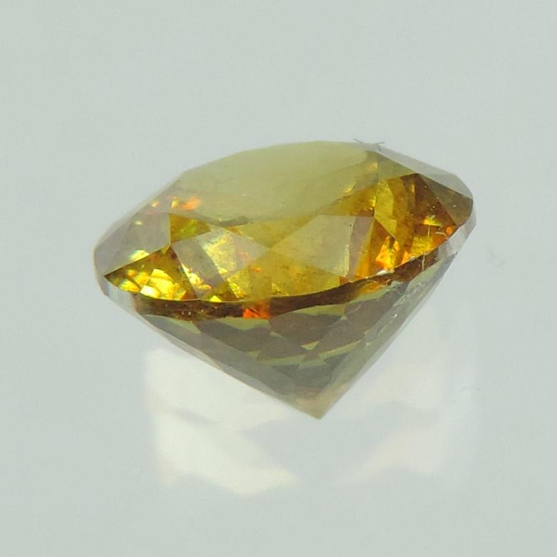 RARE !! JOLIE SPHENE VERT JAUNE DE MADAGASCAR : 7.2 mm x 5.3 mm
