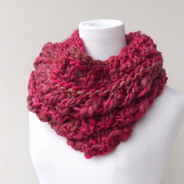 Chunky Cowl Scarf - Chunky Knit scarf - Pink circle scarf - Infinity scarf in pink