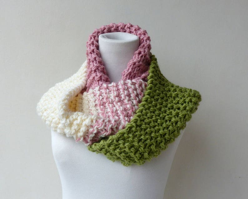 Hand knit Green Circle Scarf Pink Loop Scarf image 3