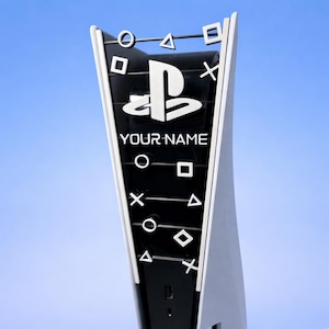 Puede incluir: Juego de tres tazas de cerámica con acabado mate moteado. Las tazas son de color crema, gris claro y gris oscuro. Cada taza tiene un diseño simple y minimalista, ideal para café o té.