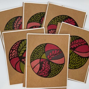 Juego de 6 tarjetas planas ilustradas a mano con sobres.