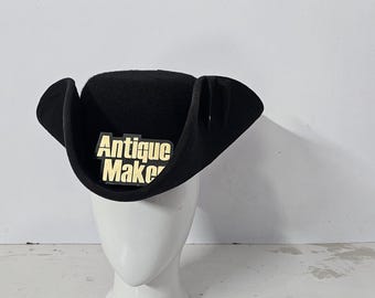 Sombrero tricornio negro hecho a mano