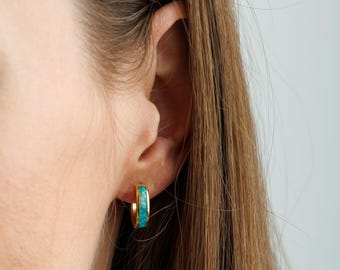 Opal Inlay Huggie Ohrringe Set - Opal Creolen, zierliche weiße Opal Creolen, Blau & grüne Edelstein Ohrringe, Geschenk für Sie, Muttertagsgeschenk