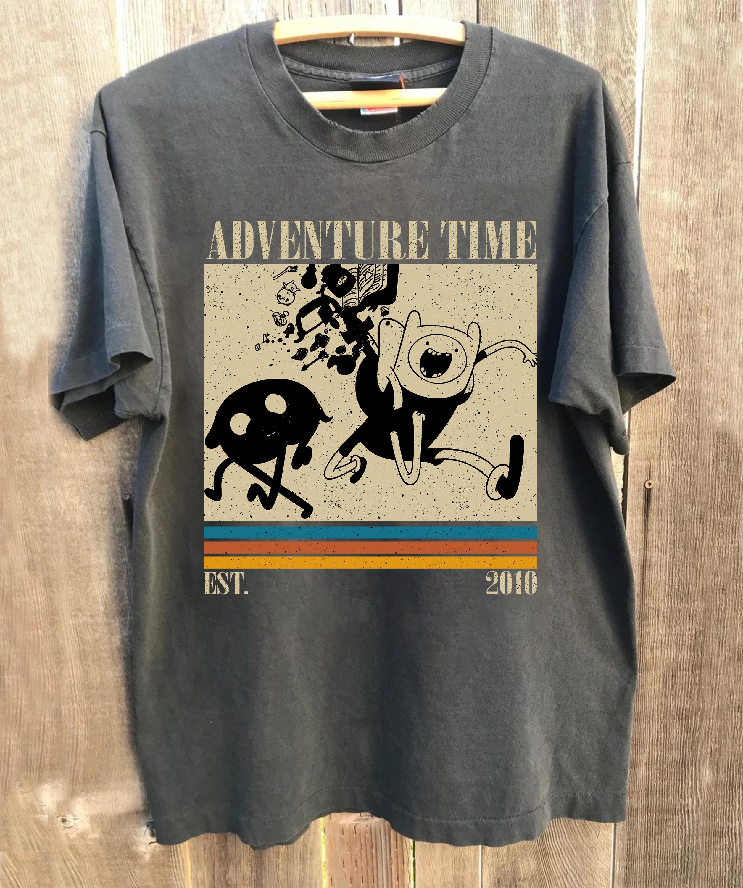 T-shirt Adventure Time Fond Noir - Du S Au 5XL - Personnalisable Et Fait Aux USA