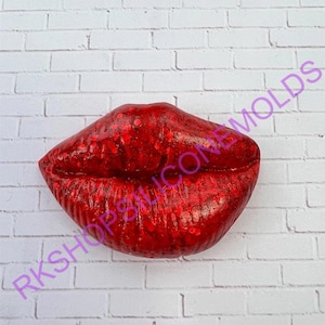 GLITTER LIPS flatback Cabochon for-Embellishment-Crafts supplies-Scrapbooking-DIY valentines-hot kisses-jewelry making pendent-Kawaii cabs.