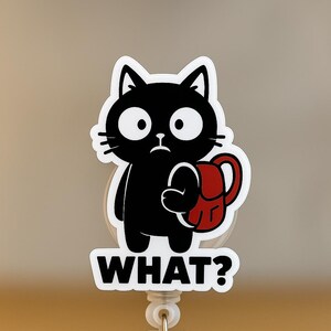 Bobine de badge drôle pour chat avec sac à dos, bobine de badge drôle, clip rétractable mignon pour les enseignants, les infirmières, les étudiants ou le personnel de bureau Clip pour badge de chat
