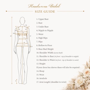 Peut inclure: Un guide des tailles pour les robes de mari&eacute;e, avec un sch&eacute;ma d'une personne et des points de mesure. Le guide comprend les mesures du buste, de la taille, des hanches et de la longueur des bras. Le texte "Handwoven Bridal" est en haut.