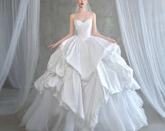 Robe de mariée en satin, robe de bal, robe de mariée à taille basque, robe de mariée princesse, robe de mariée bustier corset