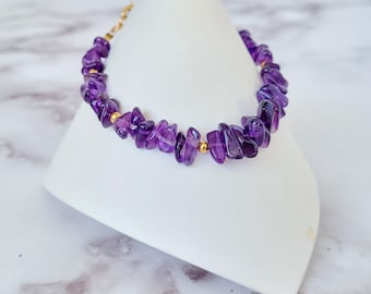 Amethyst bracelet with bold purple amethyst chips and gold beads