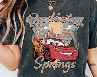 Camiseta vintage de Radiator Springs Cars, camiseta gráfica de Lightning McQueen, regalo para mujeres, hombres y niños, camiseta retro de la película Disney Pixar, camiseta de dibujos animados