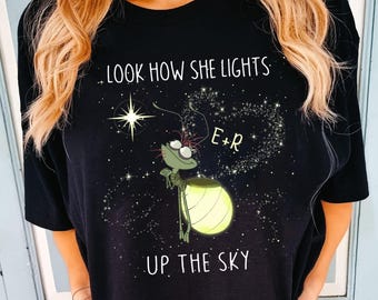Camiseta Ray Firefly Evangeline Look How She Lights Up The Sky Comfort Colors, Camiseta Disney Princesa e o Sapo, Viagem em Família à Disneylândia
