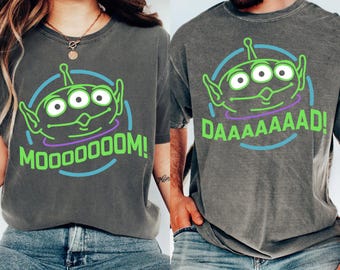 Camiseta retro de Toy Story con diseño de extraterrestre para mamá y papá, colores cómodos, regalo para el Día de la Madre, regalo para el Día del Padre, viaje de 2026, camiseta a juego para mamá y papá