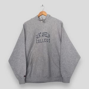 Sweat à capuche gris vintage Saint Anselm College, taille L. Pull imprimé Saint Anselm College STA Hawks Basketball NCAA, taille L.