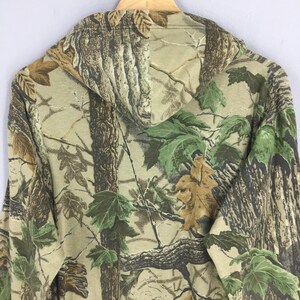 Vintage Mossy Oak Camo Hoodie Sweatshirt Medium Utomhus Kamouflage Äkta Träd Jakt Crewneck Skogskamouflage Tryckt Militär Dragkedja Tröja M bild 8
