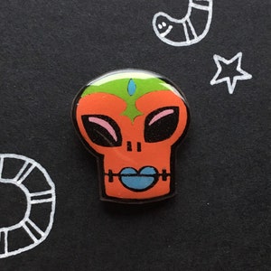 Orange Alien Skull Pin - handmade spooky weird skull brooch, hand drawn unusual halloween skeleton shrink plastic badge jewellery