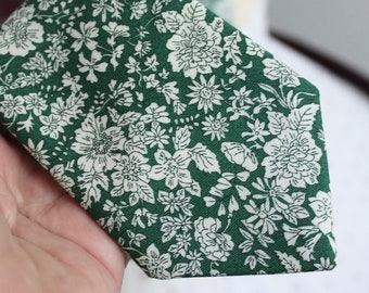 Emerald and Soft White Floral Necktie