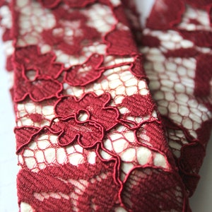 Ivory Champagne Floral Lace Necktie