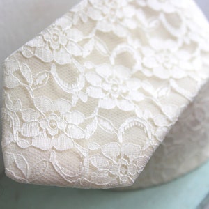 Champagne Ivory Lace Neck Tie