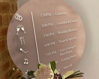 Placa redonda minimalista com a ordem dos eventos, placa personalizada com a ordem do dia do casamento, placa com o cronograma do casamento, placa com o itinerário do casamento, placa com a linha do tempo.