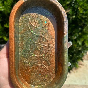 Custom Triple Moon Resin Tray – Witchy Altar Tray, Triple Goddess Symbol, Wiccan Offering Dish, Green & Copper
