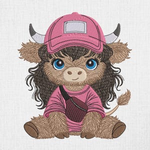 Vaca bebé de las Tierras Altas con gorra rosa y bolso bandolera, diseño de bordado a máquina, descarga instantánea, pes, dst, jef, exp, xxx, vip, vp3, hus