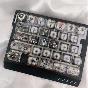 Cubierta de interruptor de resina con cruz plateada y corazón negro, estética de configuración de PC Y2K Egirl para Cherry MX