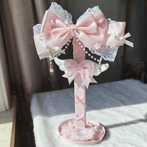 Coquette Rosett och Spets Hörlursställ, Rosa Änglavinge Headsethållare, Kawaii Magisk Flicka Skrivbordsdekor, Söt Gamer Flicka Setup Accessory