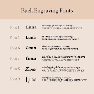 K&ouml;nnte beinhalten: Ein beiger Hintergrund zeigt Schriftoptionen f&uuml;r die Lasergravur auf der R&uuml;ckseite. Der Text "Back Engraving Fonts" steht oben. Sechs Schriftarten werden gezeigt, jede mit dem Wort "Luna" und dem Alphabet in Klein- und Gro&szlig;buchstaben.