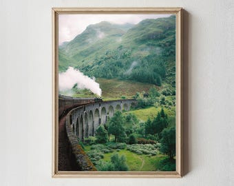 Stampa del viadotto di Glenfinnan in Scozia – Fotografia di viaggio del treno a vapore d'epoca