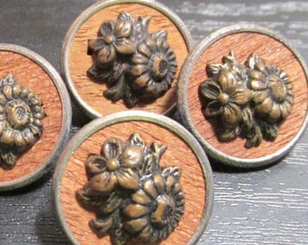Vintage Buttons Flower Picture Buttons with Wood Background Six (6) Wood Back Floral Buttons Vintage Sewing Jewelry Wedding Supplies (T650)