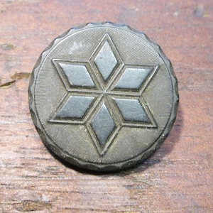 Antique Button Rubber Molded Goodyear VINTAGE Rubber Button NBS Collectable Antique Jewelry Costume Reenactment Supplies (A4)