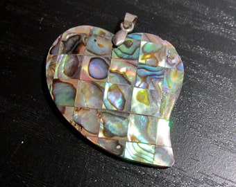 Vintage Abalone Pendant MoP Shell Pendant Gorgeous! Patchwork Shell Heart or Leaf VINTAGE MOP Shell Pendant Wedding Jewelry Supply (T561)