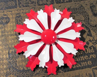 VINTAGE Flower Pin VINTAGE Red and White Enamel Pin Brooch FLOWER Large Enamel Flower Pin Brooch Ready to Wear Vintage Jewelry Supply (M501)