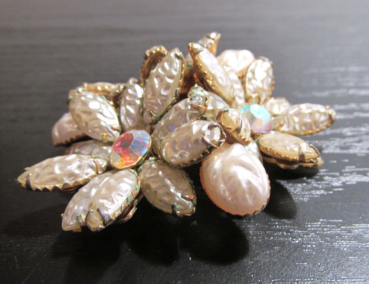 アクセサリー yae 3set vintage like brooch VINTAGE Jewelry 3-D Brooch Pin Pearlized Glass Cabochons
