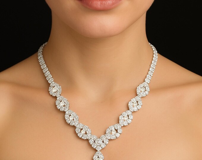 Specially designed for stylish women, it adds an elegant touch to your style with its modern and stylish design.