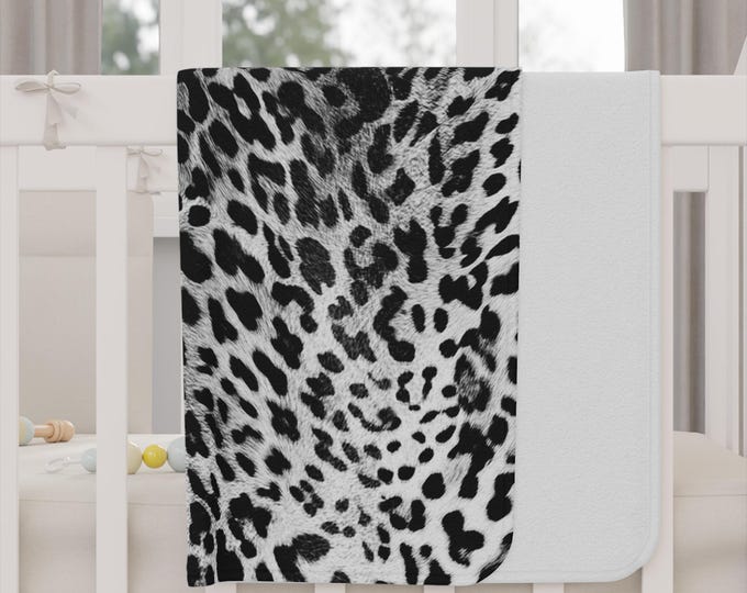 Safari Chic Leopard Print Toddler Blanket: Soft Plush Nursery Decor & Cozy Kids Bedding Gift