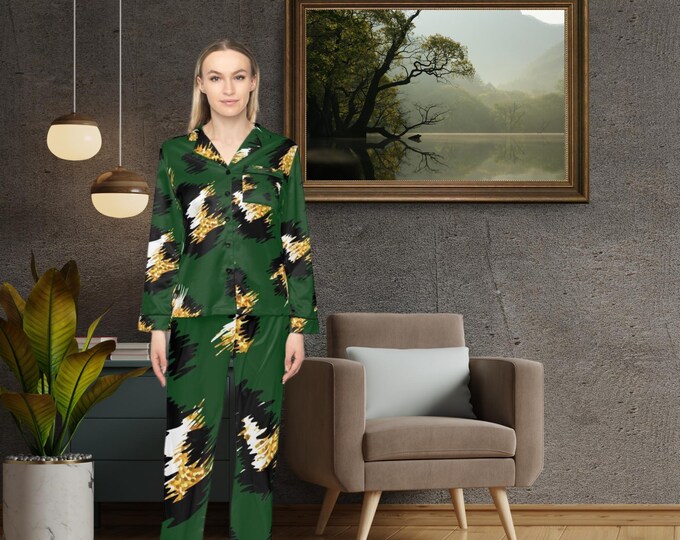 Elegant Satin Pajama Set: Luxurious Sleepwear for Women, Chic Loungewear, Cozy Night Gift
