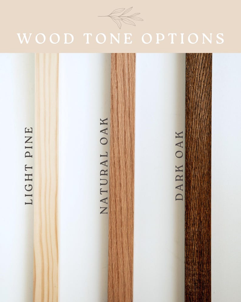 Może przedstawiać: Obraz przedstawiający trzy opcje odcieni drewna: Light Pine, Natural Oak i Dark Oak. Tekst "WOOD TONE OPTIONS" jest wyświetlany u g&oacute;ry. Każda pr&oacute;bka drewna to pionowy pasek z nazwami każdego rodzaju drewna zapisanymi pionowo.