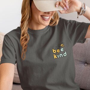 Bee Kind T-Shirt – Cute Spring Tee with Pastel Bee & Flower Graphic, Kindness Shirt, Positive Message Shirt, Aesthetic Gift for Her