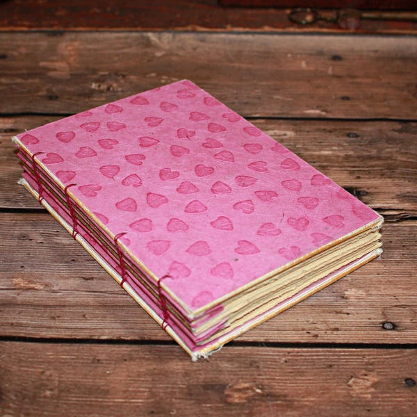 Diario de corazones rosas hecho a mano, papel vintage, encuadernación copta, 5 x 7 pulgadas