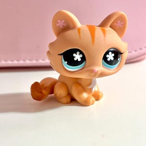 649 crouching cat littlest pet shop lps authentic