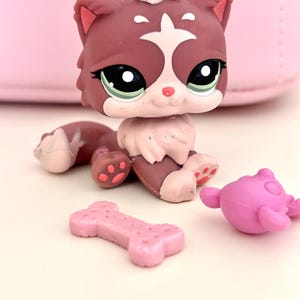 Authentic Littlest Pet Shop #1761 Persian Cat Kitty / Original Hasbro LPS