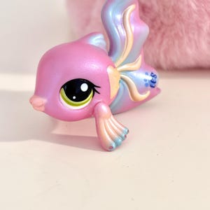 1814 gorgeous pink fish littlest pet shop lps authentic