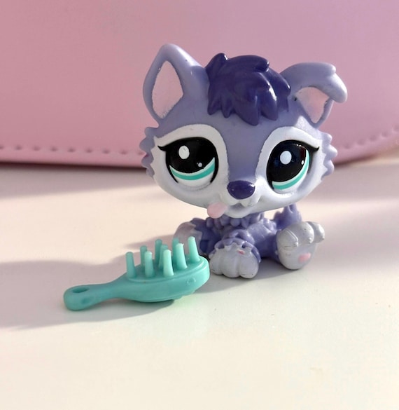 Authentic Littlest Pet Shop #1810 Purple White Husky Puppy Dog