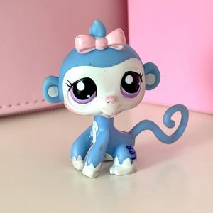 Authentic Littlest Pet Shop Lps #2606 Blue Blind Bag Monkey
